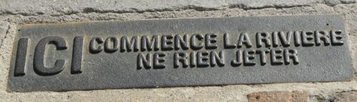 Plaque fonte "ICI commence LA RIVIERE - Ne Rien Jeter"