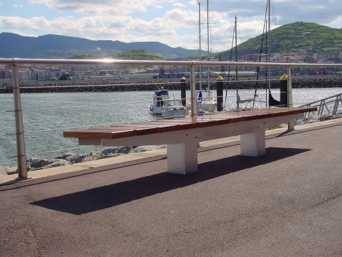 Banquette JOSO  BJO3200 lg.3,25 m en bois d'Elondo