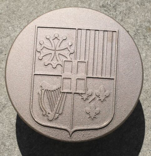 Clou de voirie en bronze personnalisé pour la ville de Sévérac d'Avery