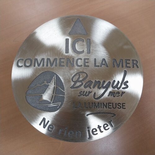 Clou de voirie personnalisé en bronze, Banyuls sur Mer