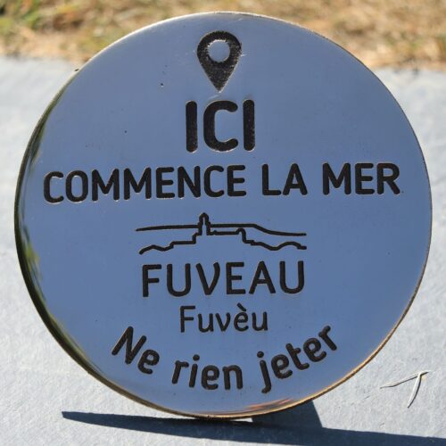 Clou de voirie personnalisé en bronze, Fuveau