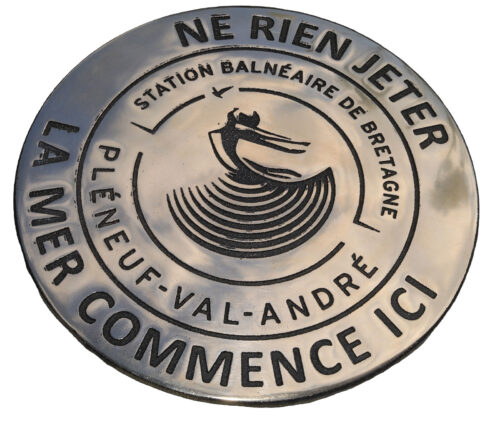 Clou de voirie personnalisé en bronze, Pléneuf Val André