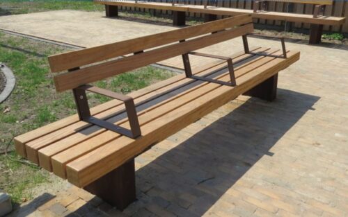 Banc JUUL GL.JUU.001 (gamme BRUUT) avec dossier et accoudoirs lg. 3000