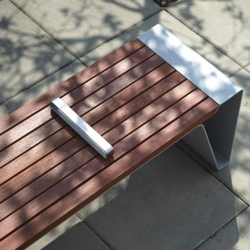Banquette publique RADIUM LRA135r en robinier lg 2000mm
