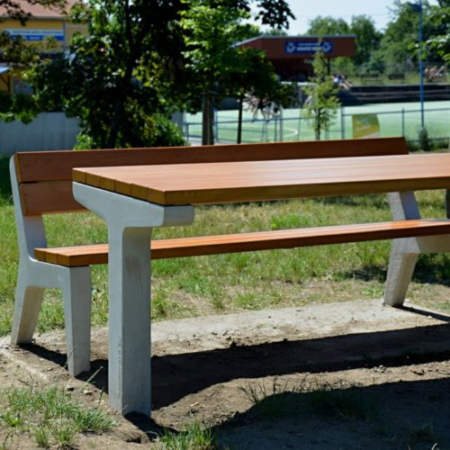 Table de pique-nique BETLA en bois tropical et béton