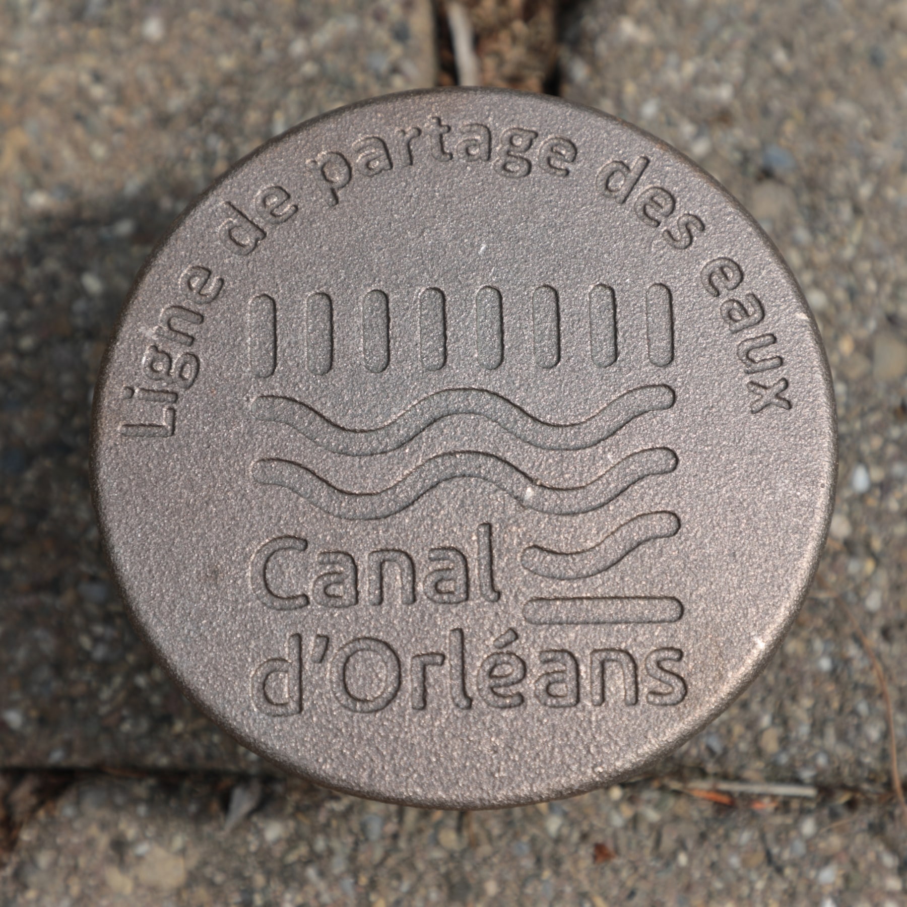 Clou personnalisé en bronze grenaillé, Ø120mm