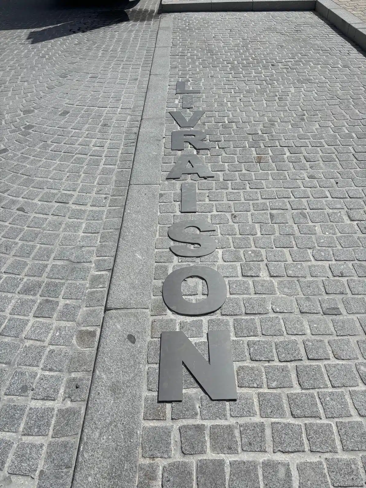 Lettrages en inox hauteur 300mm